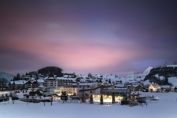 Aussenansicht Winter Abendstimmung