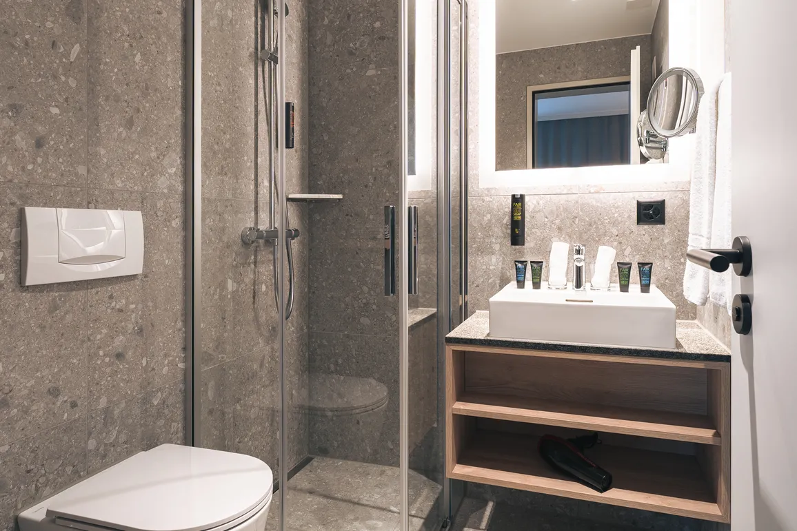 Doppelzimmer Design mit Terasse Badezimmer Swiss Holiday Park